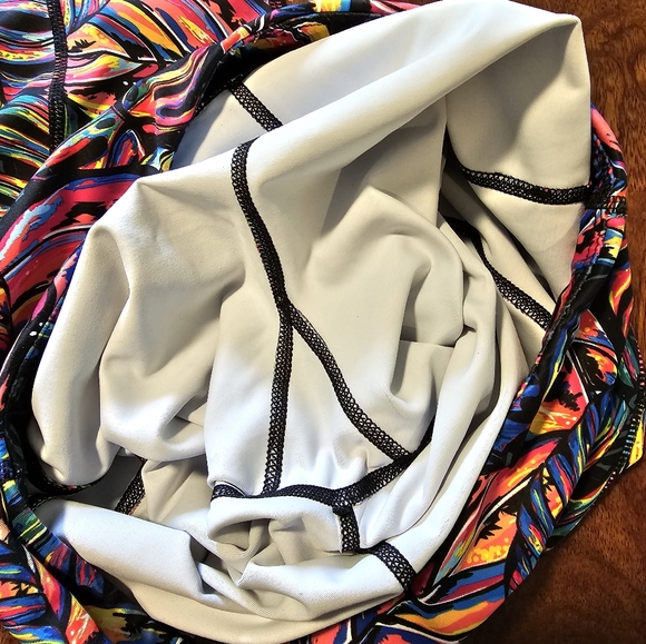 CVG Full Length Tropic Like It's Hot Leggings - Picture 2 of 2